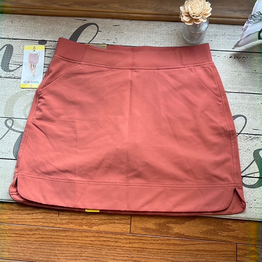Womens 32 degree cool skort size Small Rosella NEW!